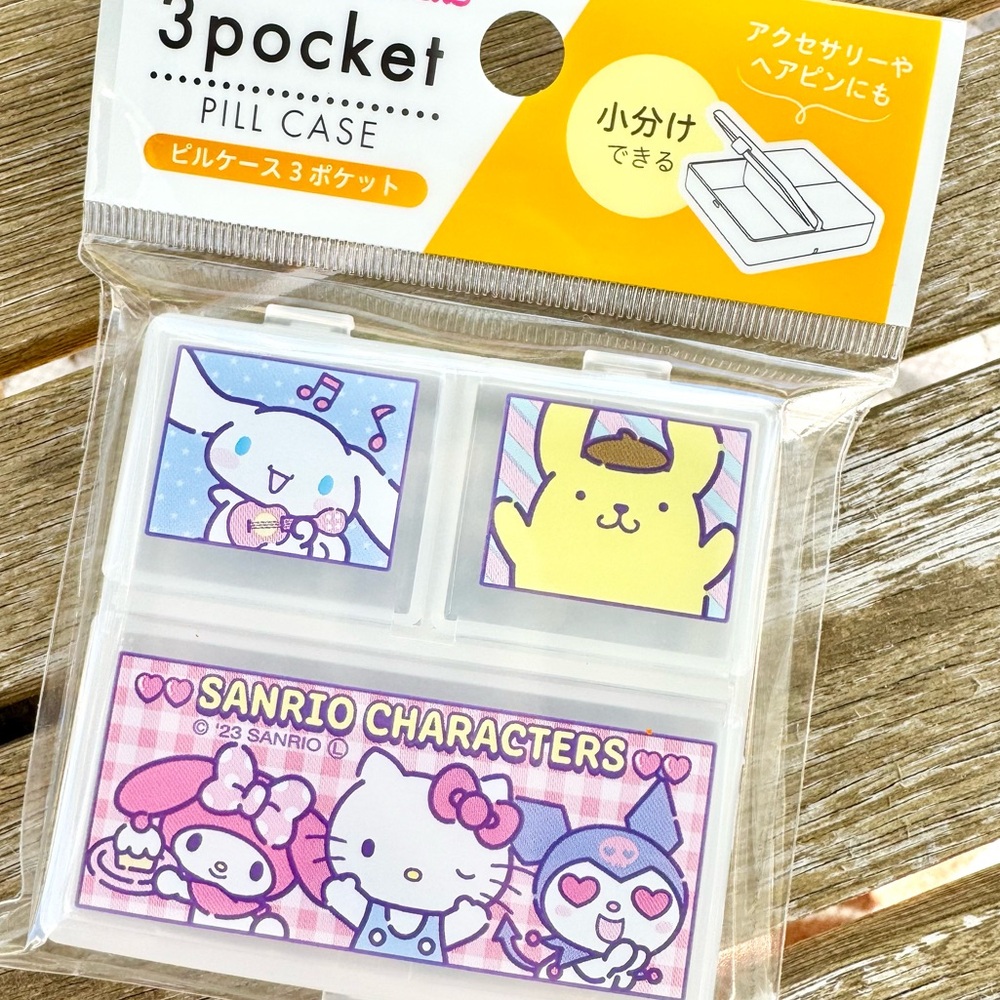 Sanrio characters cinnamoroll melody kuromi white pill box storage case